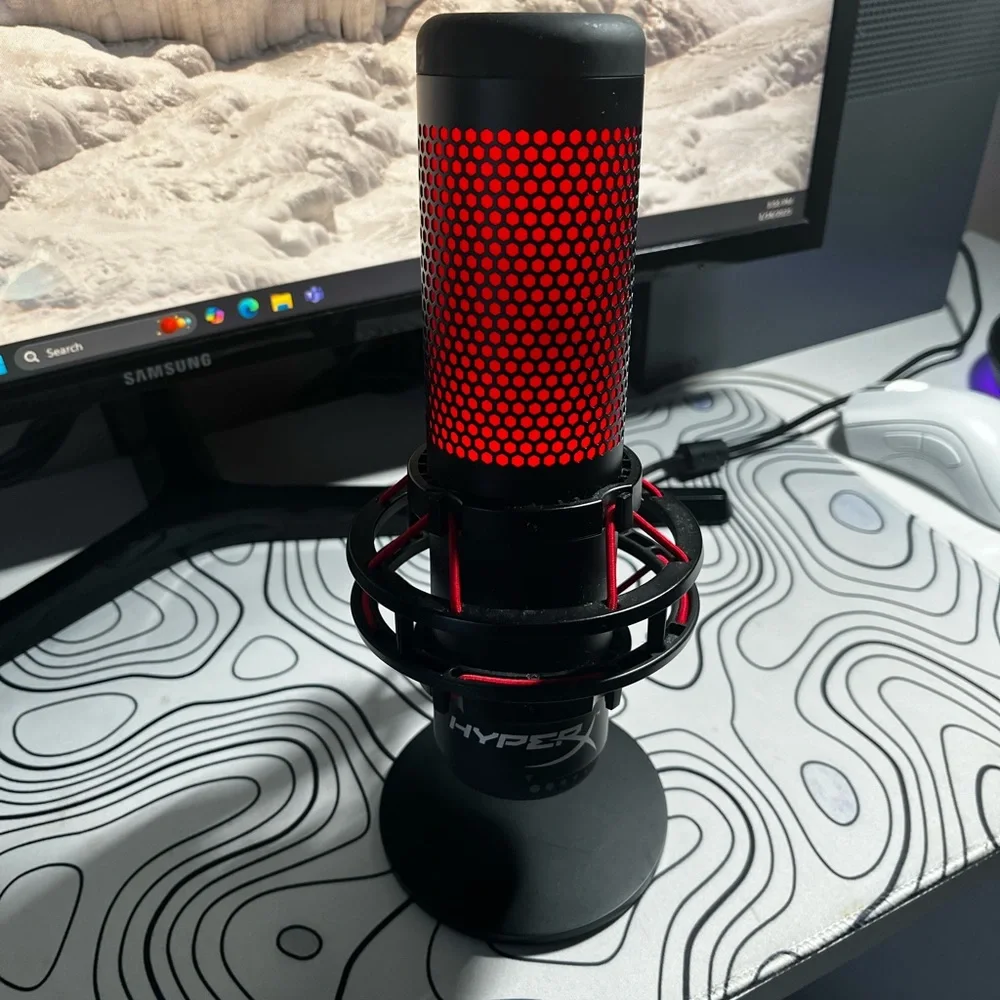 Hyperx quad cast FOR SALE!!!! MIC ARM INCLUDED